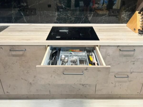 Кухня PO14 в системе Галифакс Белый/Синкрон Титанио